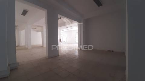 Loja - arrendamento de 337m2 » zona central / baixa –  setúbal