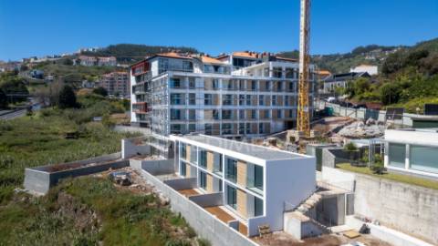 Apartamento t3 - no centro caniço