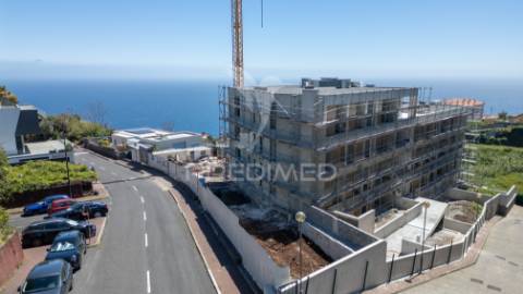 Apartamento t3 - no centro caniço