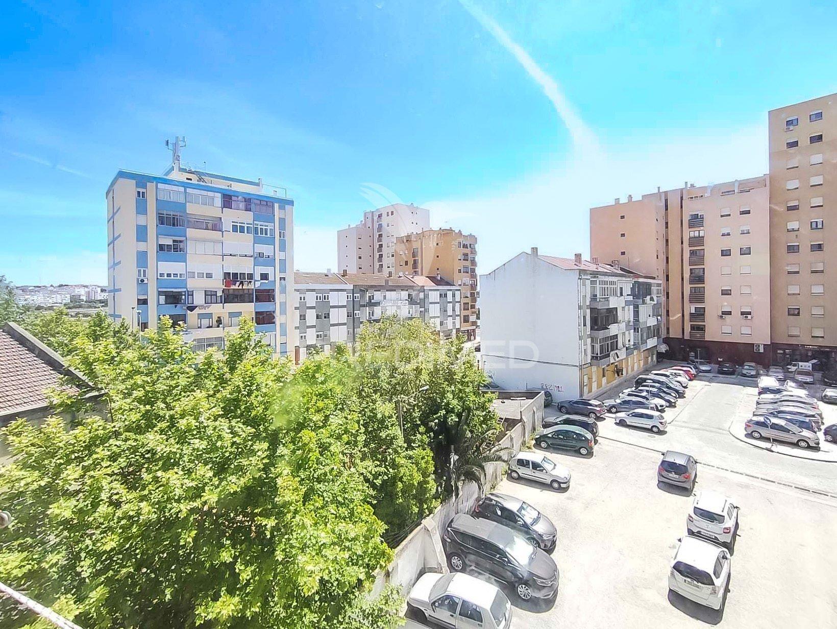 Apartamento t2,verderena,barreiro.