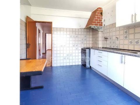 Apartamento t2,verderena,barreiro.