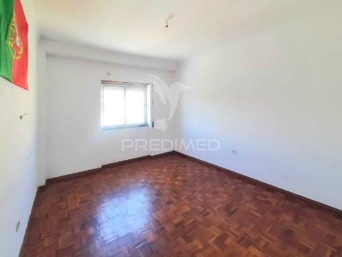 Apartamento t2,verderena,barreiro.