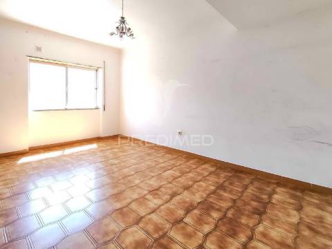 Apartamento t2,verderena,barreiro.