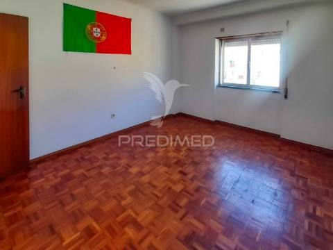 Apartamento t2,verderena,barreiro.