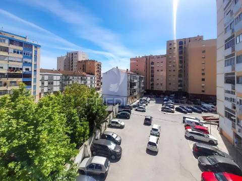 Apartamento t2,verderena,barreiro.
