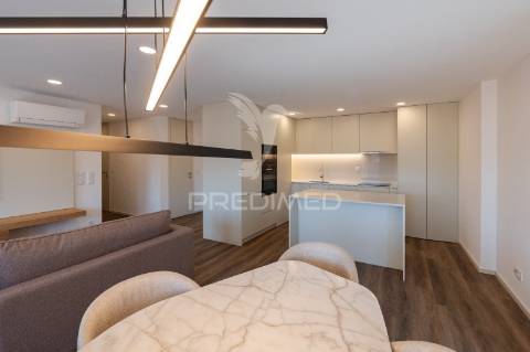 Apartamento t2 novo para arrendamento mobilado e equipado