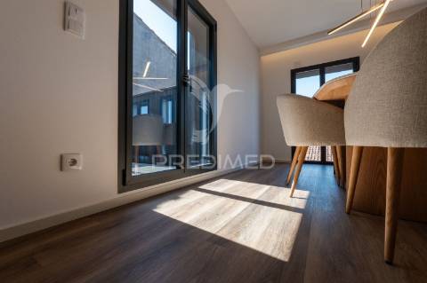 Apartamento t2 novo para arrendamento mobilado e equipado