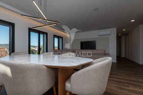 Apartamento t2 novo para arrendamento mobilado e equipado