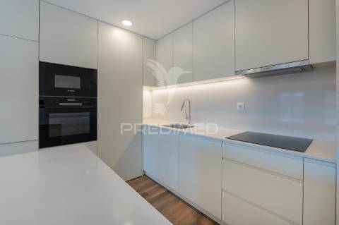 Apartamento t2 novo para arrendamento mobilado e equipado