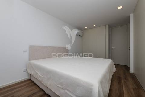 Apartamento t2 novo para arrendamento mobilado e equipado