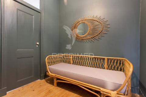 T2 renovado e mobilado, para arrendar no bairro alto
