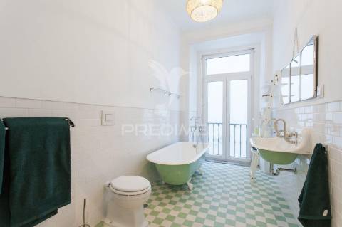T2 renovado e mobilado, para arrendar no bairro alto
