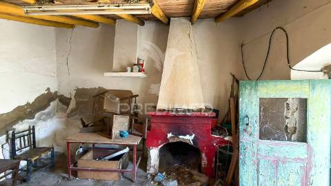Casa térrea para recuperação total. com quintal