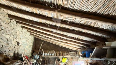 Casa térrea para recuperação total. com quintal