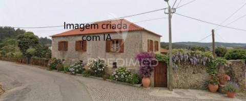 Moradia para restauro, com terreno em s. mamede do coronado - trofa