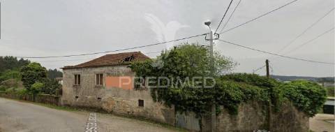 Moradia para restauro, com terreno em s. mamede do coronado - trofa