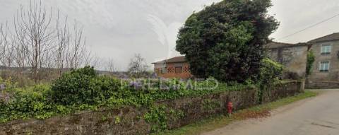 Moradia para restauro, com terreno em s. mamede do coronado - trofa