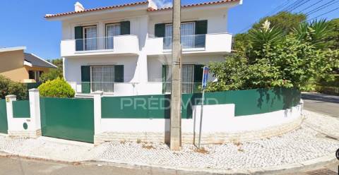Moradia t4 com piscina em cascais – estoril