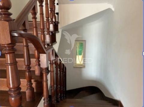 Moradia t4 com piscina em cascais – estoril