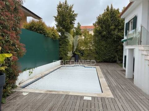 Moradia t4 com piscina em cascais – estoril