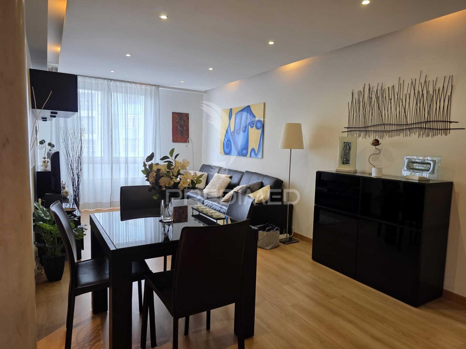 T3 totalmente remodelado na portela | garagem, arrecadação e pronto a habitar