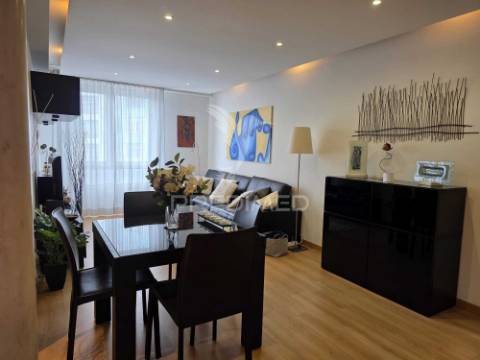 T3 totalmente remodelado na portela | garagem, arrecadação e pronto a habitar