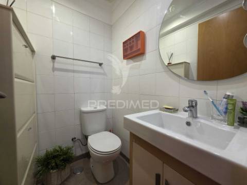T3 totalmente remodelado na portela | garagem, arrecadação e pronto a habitar
