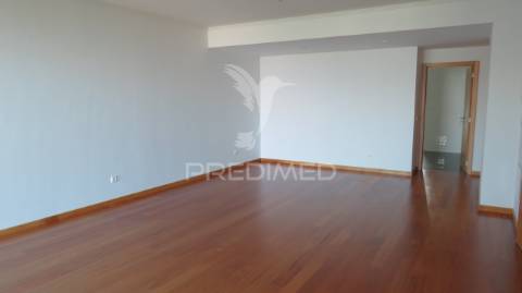Apartamento t3+1 de luxo nos piornais