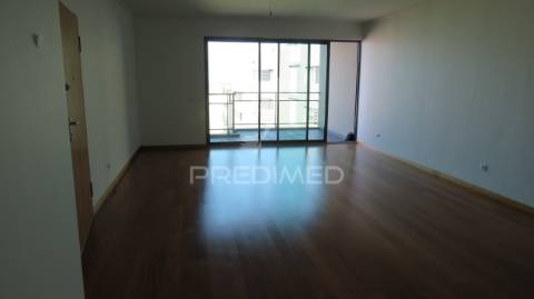 Apartamento t3+1 de luxo nos piornais