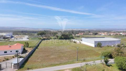 Terreno com excelente potencial a poucos minutos da praia
