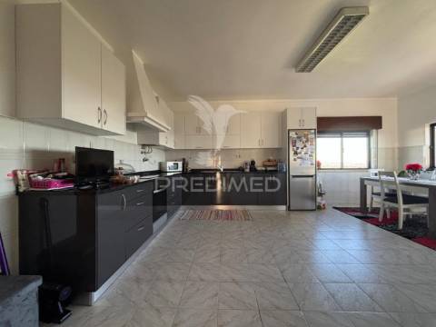 Moradia t3 com tertúlia em nabais
