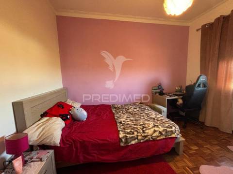 Moradia t3 com tertúlia em nabais