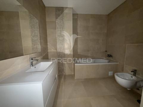 Apartamento t3 com garagem - torres novas