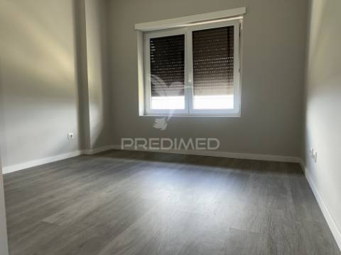 Apartamento t3 com garagem - torres novas