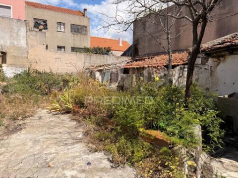 Moradia t3 na baixa da banheira