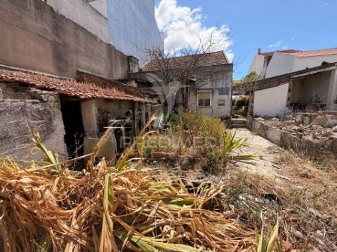 Moradia t3 na baixa da banheira