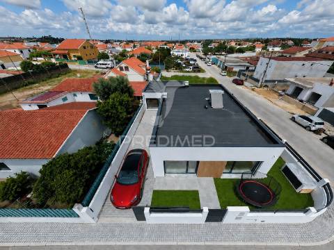 Moradia t3 com piscina - pinhal do general - fernão ferro