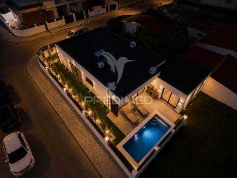 Moradia t3 com piscina - pinhal do general - fernão ferro