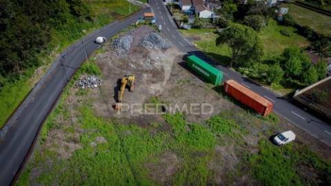 Terreno urbanizável na freguesia da urzelina – ilha de são jorge