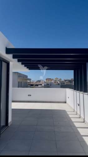 Giesta villas | moradia t3 contemporânea de prestígio em portimão com piscina privada