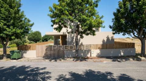Lote urbano com projeto aprovado – pronto a construir em pontével