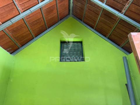Casa térrea com terreno agrícola