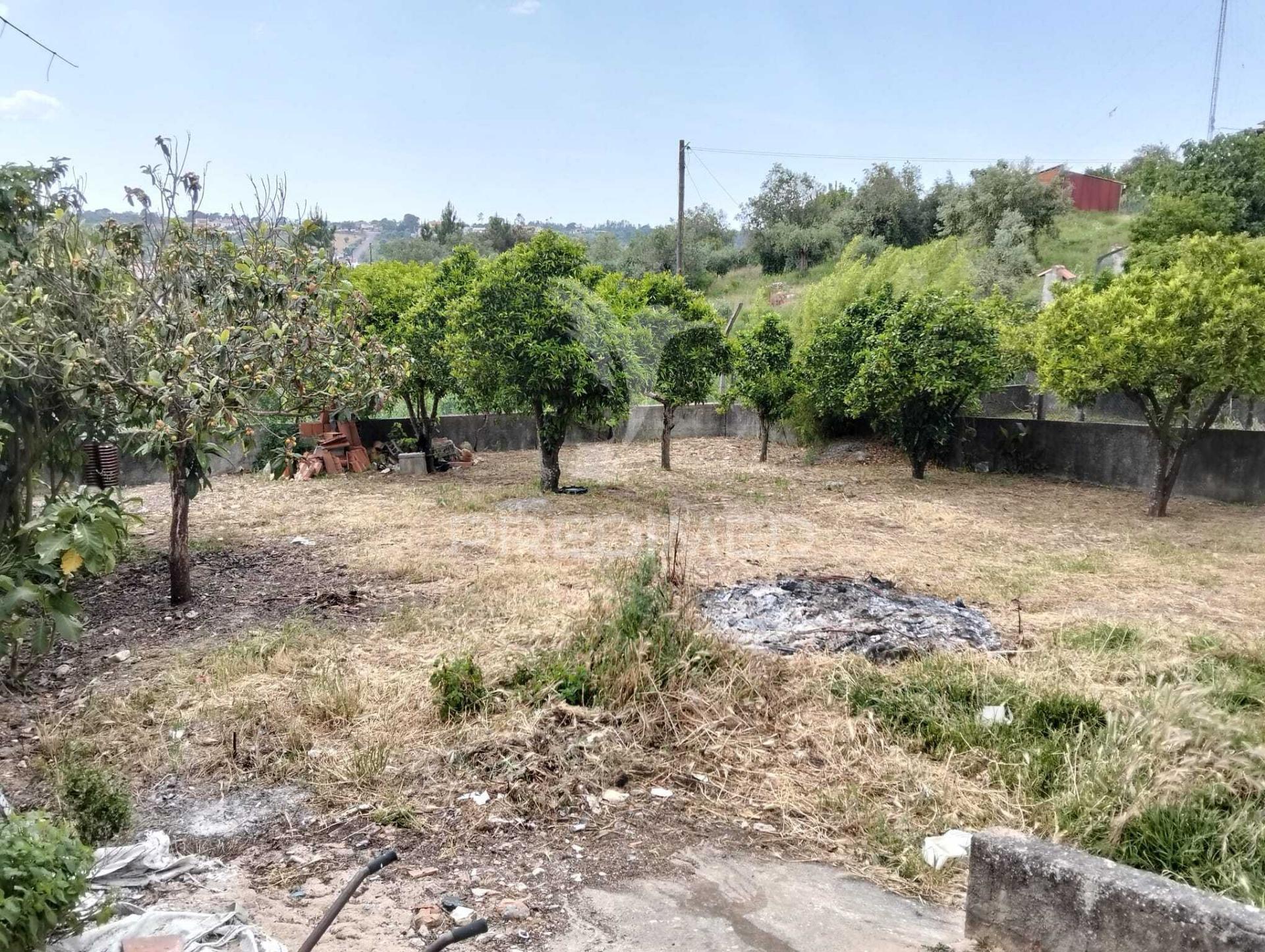 Moradia em carregueiros a venda