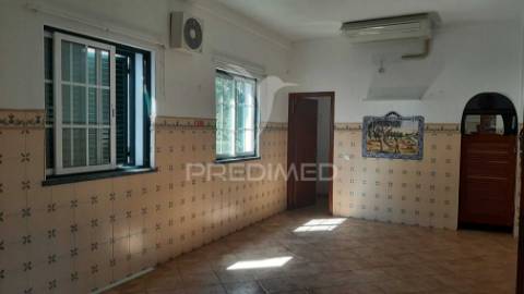 "quintinha" com elevado potencial de 3.437m2 em mil brejos batão – torrão – alcácer do sal