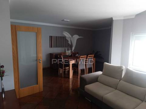 Arrenda-se t2 | urbanização quinta viana