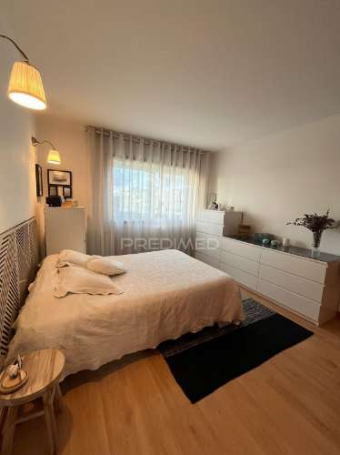T2 renovado com vista mar | último andar | condominio fechado