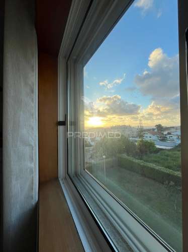 T2 renovado com vista mar | último andar | condominio fechado