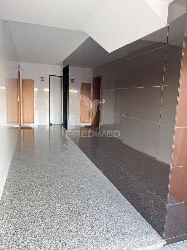 T2 renovado com vista mar | último andar | condominio fechado