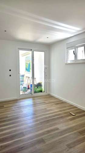 Apartamento t2 remodelado na nazaré para comprar.
