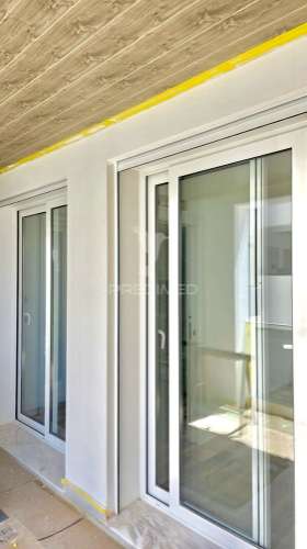 Apartamento t2 remodelado na nazaré para comprar.